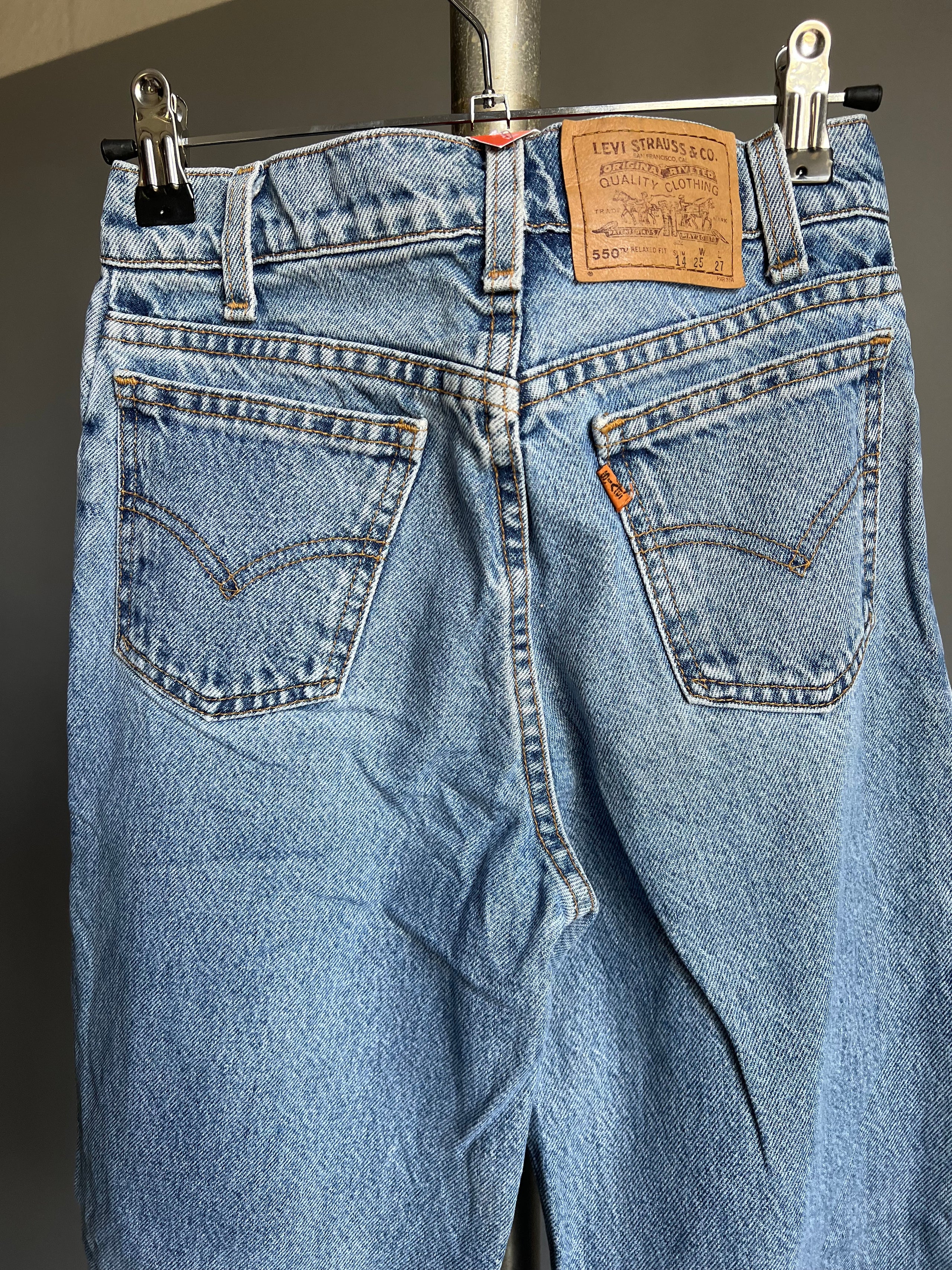 Shops Vintage Levi’s 550 Orange tab